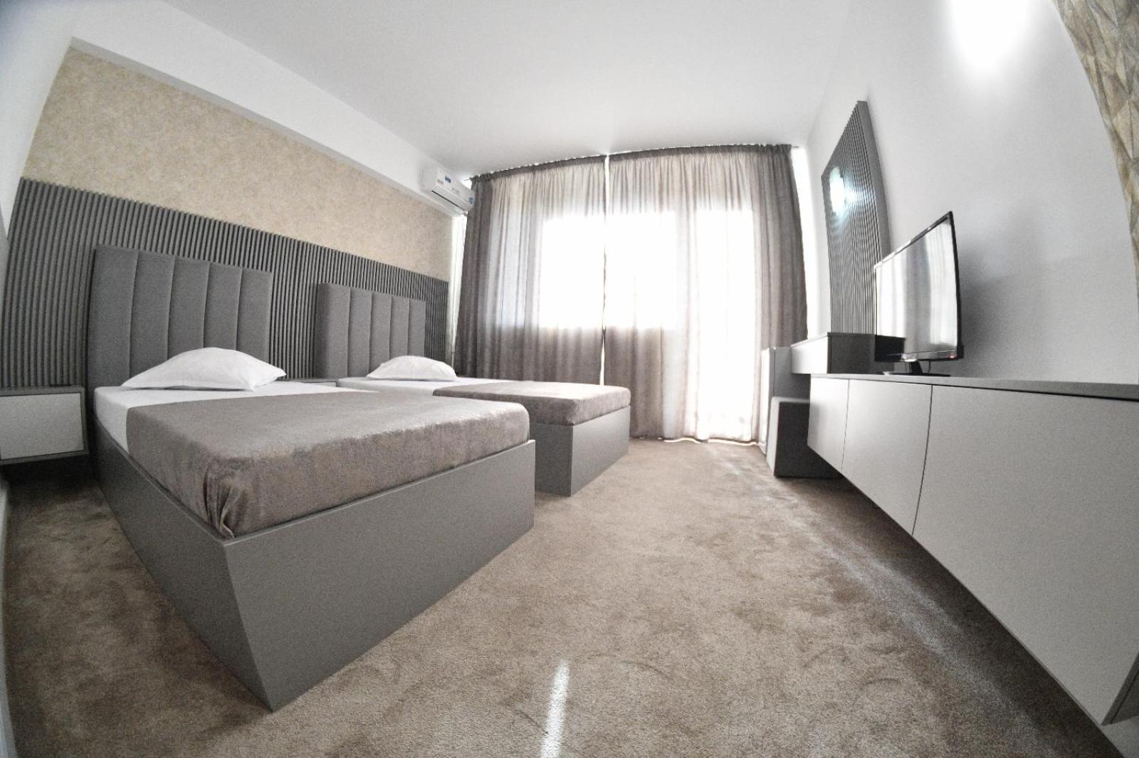 Hotel Parc Craiova Extérieur photo
